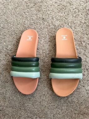 Shade & Shore Layered Green Padded Slide Sandals with Peach Footbed